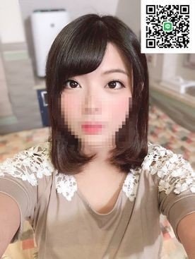 FC2-PPV-1267131: 彼氏隣で巨乳女子大生が乱交！無垢な顔の裏の淫乱