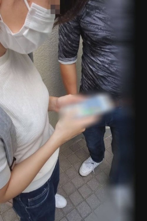 FC2-PPV 아마추어 집단 강간: 남편 지켜보는 앞에서 세 남자에게 임신