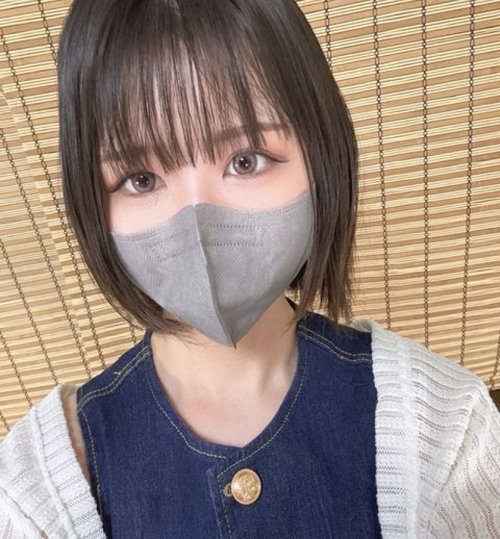 激敏感な19歳美少女、初撮りで潮吹き＆顔射される