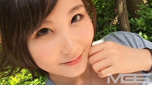 Cô gái nghiệp dư quay phim người lớn lần đầu: rung kích và ngón tay trên ngực nhỏ