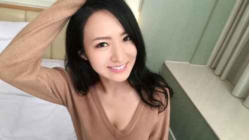 Amateur Payudara Besar Debut AV: Penggambaran Pertama Setelah Memohon Online