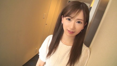 처음 찍는 포르노: 순진한 소녀의 민감한 첫 성적 쾌락, 작은 가슴의 격렬한 오르가즘