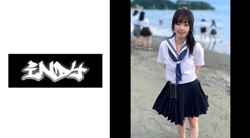 江の島ビーチで発見！ピンク水玉水着の美少女 - 生々しいセックスビデオ
